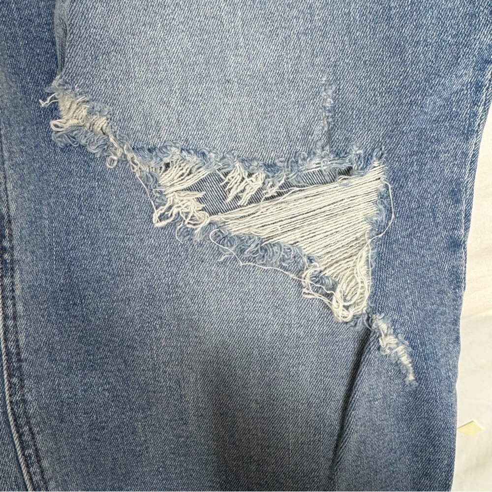 KUT from the Kloth Rachael Fab Ab Ripped High Waist Raw Hem Mom Jeans - Picture 6 of 9